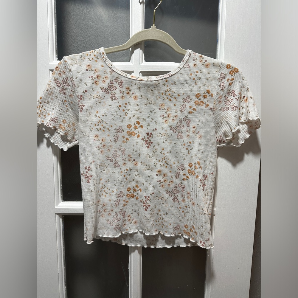 American Eagle Outfitters Cream Floral Print Crop T-Shirt - Picture 4 of 7
